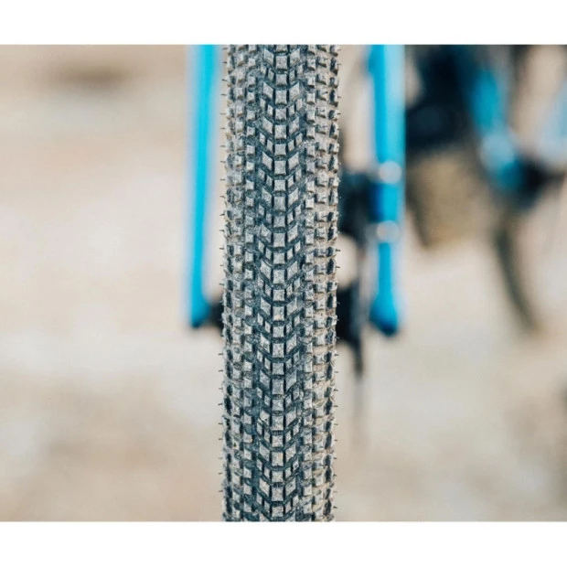 Pneu Gravel Hutchinson Touareg Tubeless Ready 700x40 Noir 5 Pneu Gravel Hutchinson Touareg Tubeless Ready 700x40 Noir – Image 3