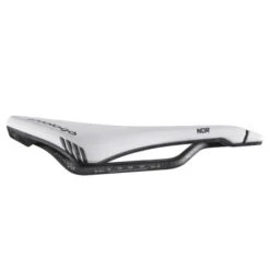 Selle Prologo Dimension NDR 143 T4.0 245x143 Mm Blanc/Noir 5 Selle Prologo Dimension NDR 143 T4.0 245x143 Mm Blanc/Noir -Magasin De Vélos Spécialisé selle prologo dimension ndr 143 t40 245x143 mm blanc noir 1