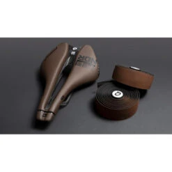Selle Prologo Dimension NDR 143 Tirox 245x143mm Marron 7 Selle Prologo Dimension NDR 143 Tirox 245x143mm Marron -Magasin De Vélos Spécialisé selle prologo dimension ndr 143 tirox 245x143mm marron 2