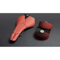 Selle Prologo Scratch M5 Tirox 250x140 Mm Rouge 7 Selle Prologo Scratch M5 Tirox 250x140 Mm Rouge -Magasin De Vélos Spécialisé selle prologo scratch m5 tirox 250x140 mm rouge 2